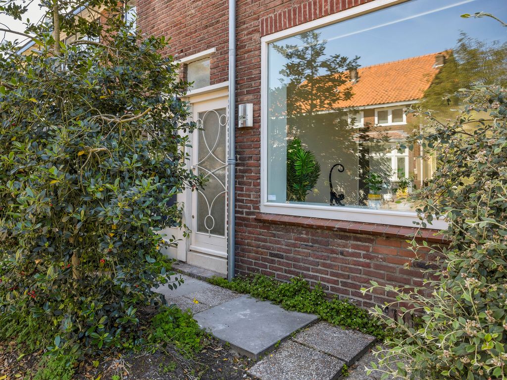 Willaertstraat 1, Dordrecht