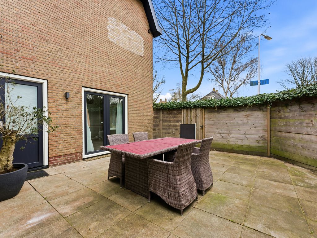 F. van der Poest Clementlaan 51, Poortugaal