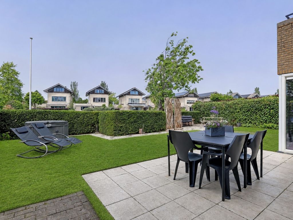 Bouwlust 125, Rhoon