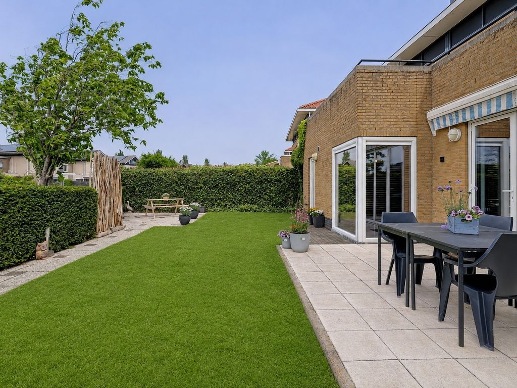 Bouwlust 125, Rhoon