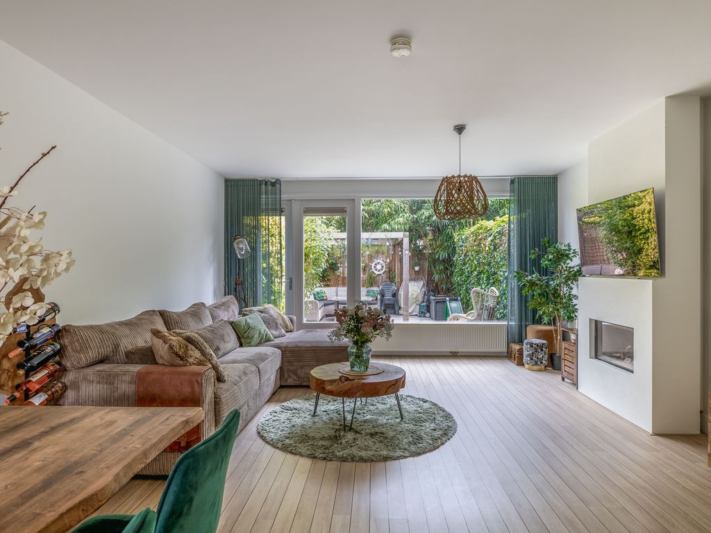 Bernhardstraat 27, Rhoon