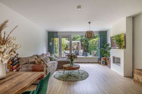 Bernhardstraat 27, Rhoon