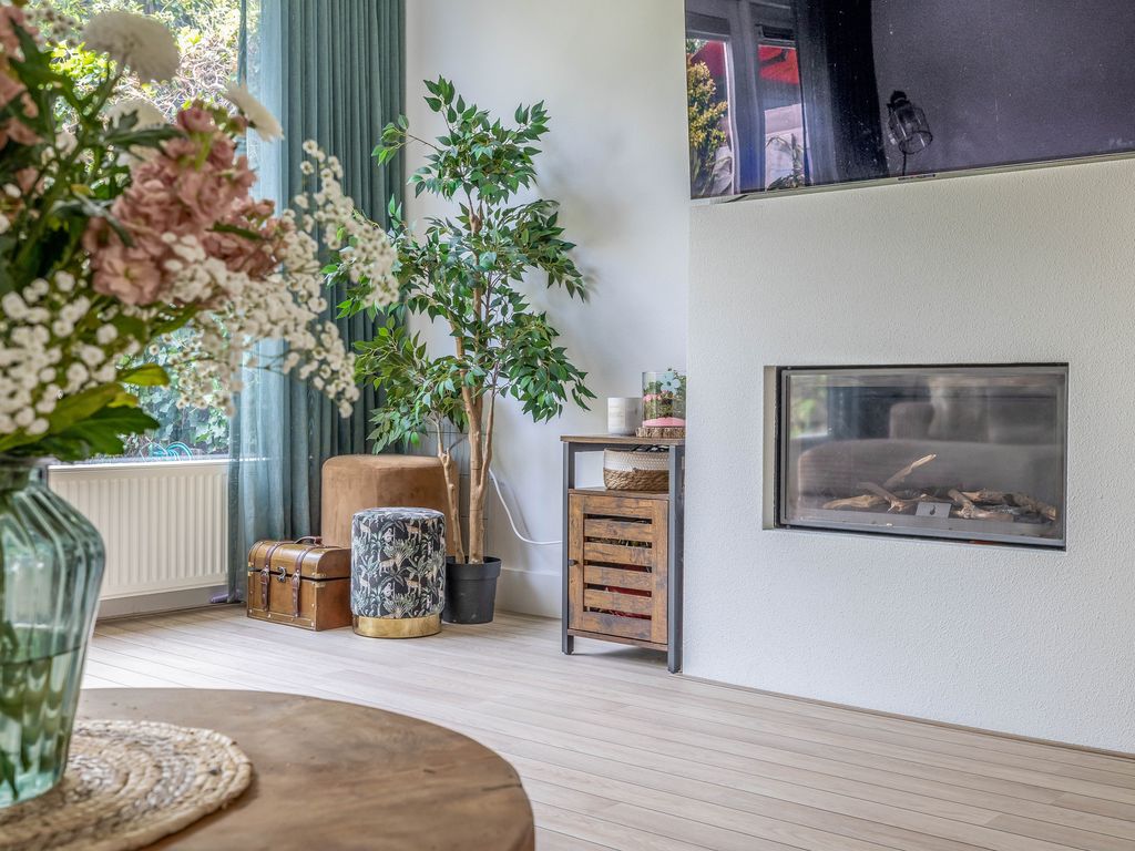 Bernhardstraat 27, Rhoon