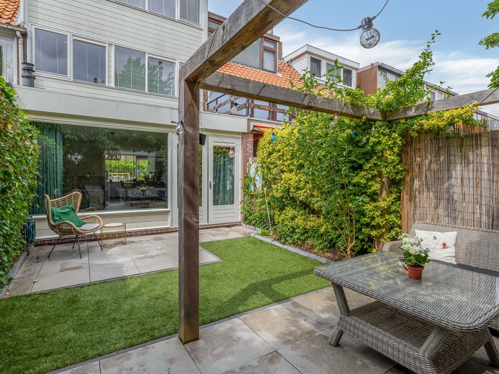 Bernhardstraat 27, Rhoon