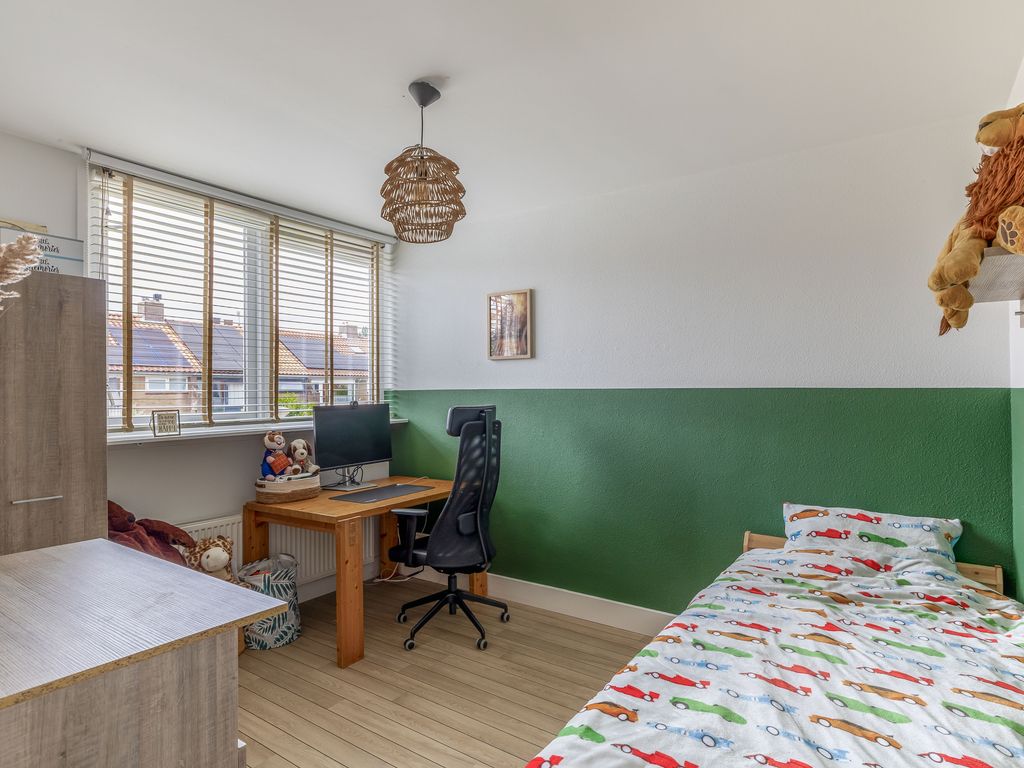 Bernhardstraat 27, Rhoon
