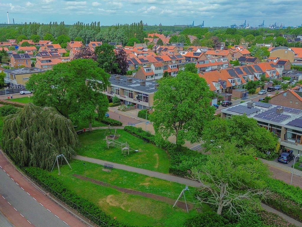 Bernhardstraat 27, Rhoon