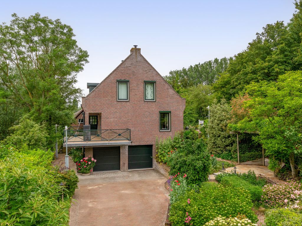 Charloisse Lagedijk 904, Rotterdam