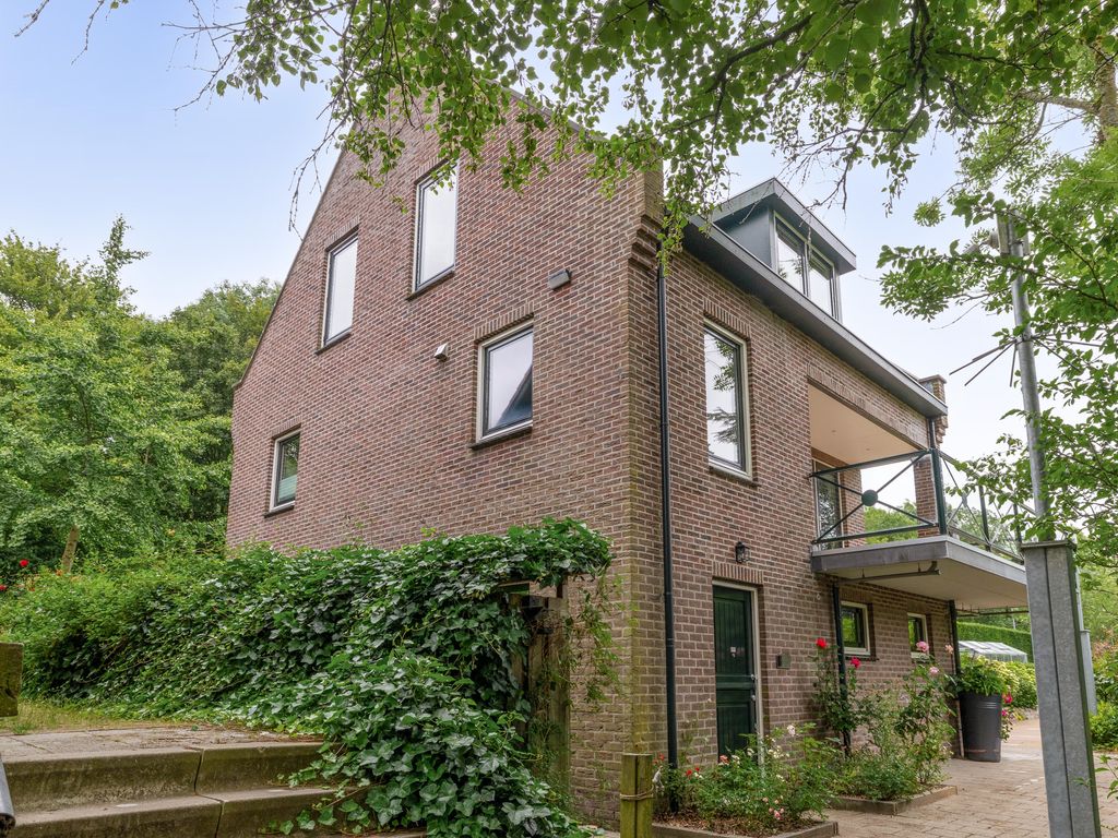 Charloisse Lagedijk 904, Rotterdam