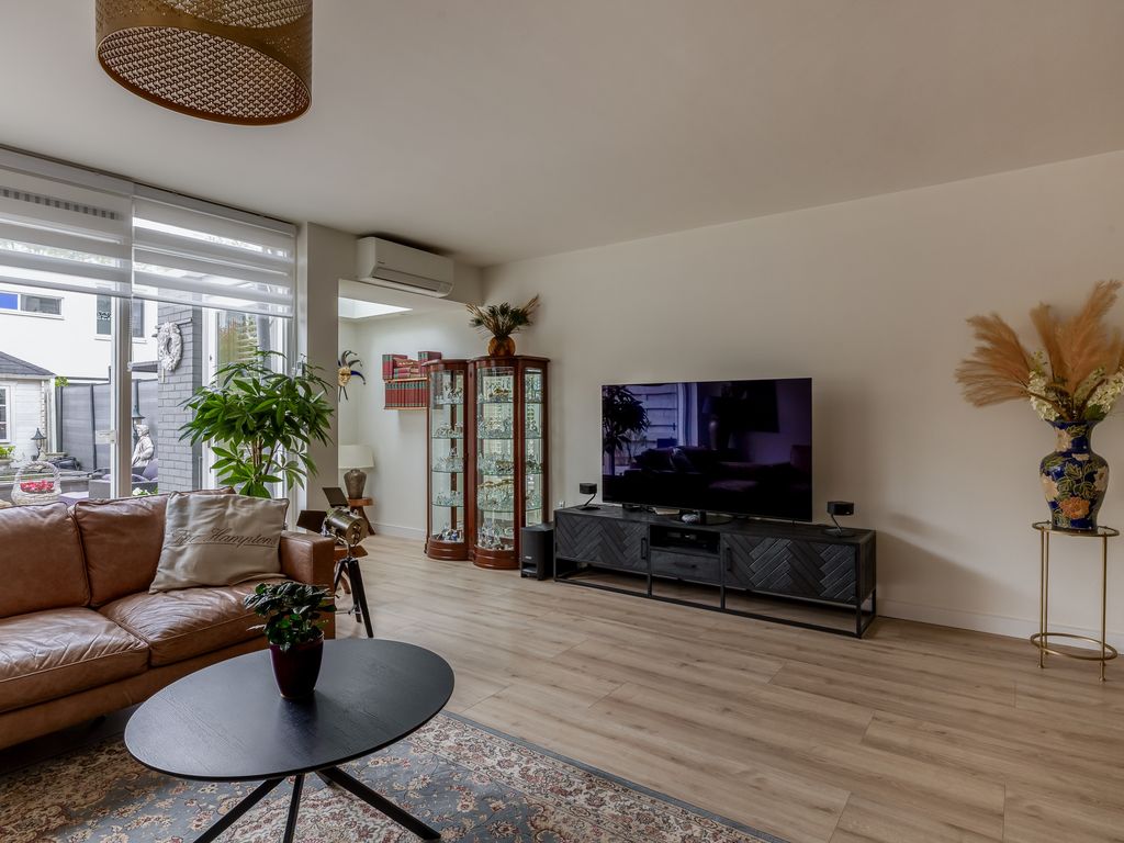 Nehrusingel 30, Rotterdam