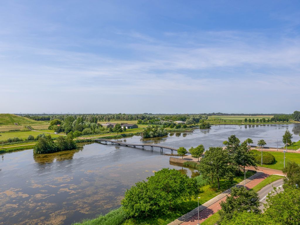 Steekkant 107, Barendrecht