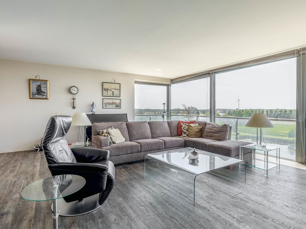 Steekkant 107, Barendrecht