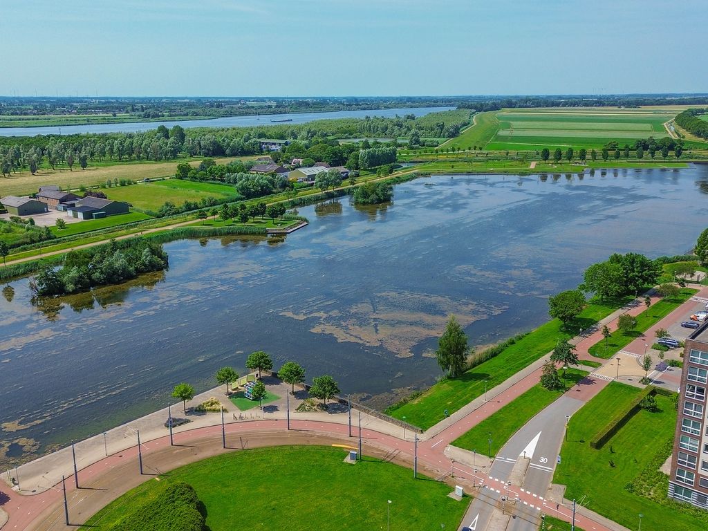 Steekkant 107, Barendrecht