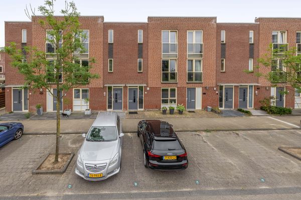 Van Ommerenhaven 6, Barendrecht