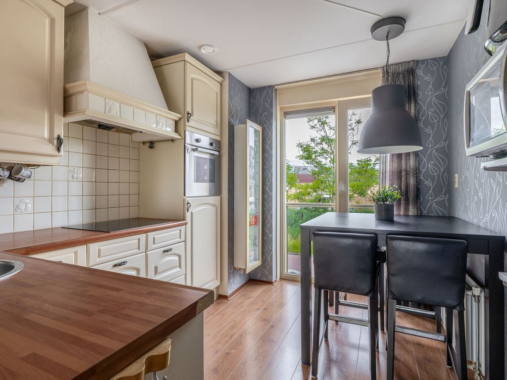 Van Ommerenhaven 6, Barendrecht