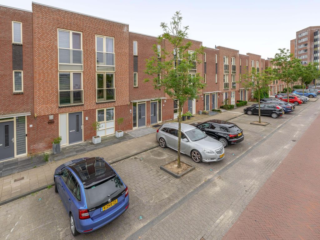 Van Ommerenhaven 6, Barendrecht
