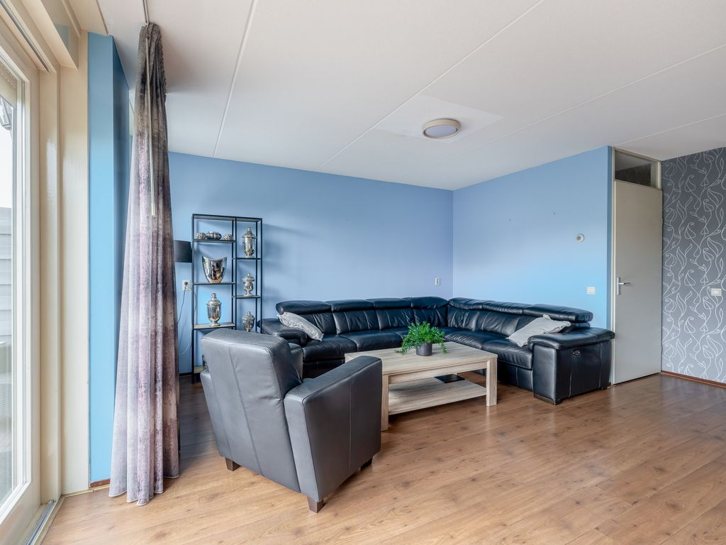 Van Ommerenhaven 6, Barendrecht