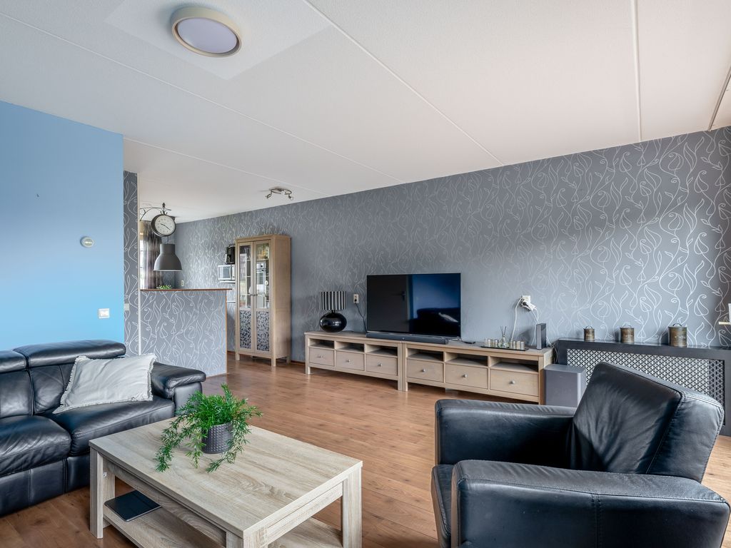 Van Ommerenhaven 6, Barendrecht
