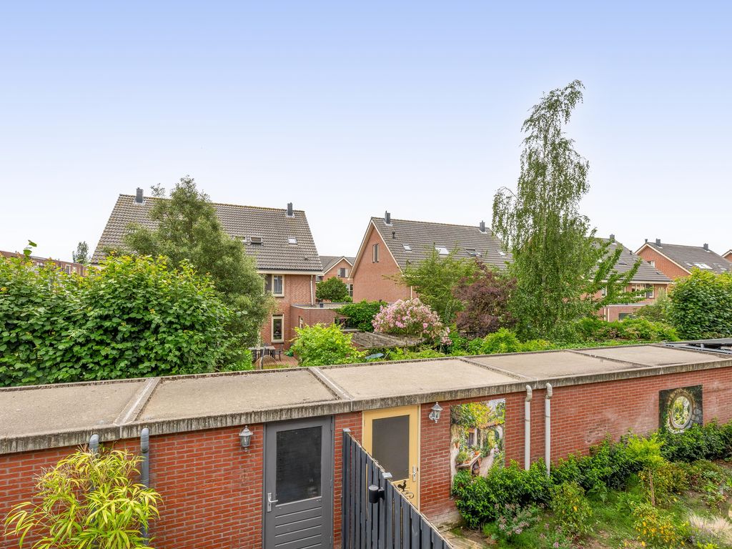 Van Ommerenhaven 6, Barendrecht