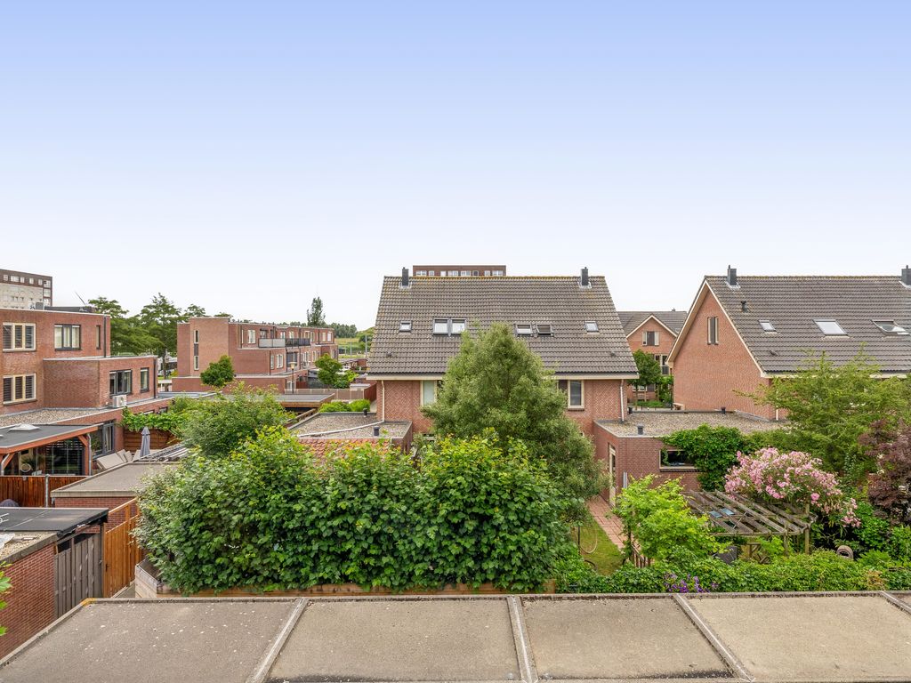 Van Ommerenhaven 6, Barendrecht
