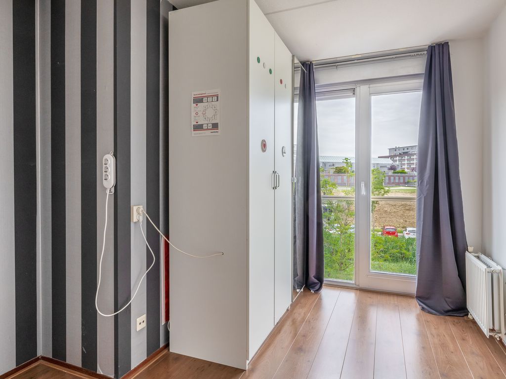 Van Ommerenhaven 6, Barendrecht