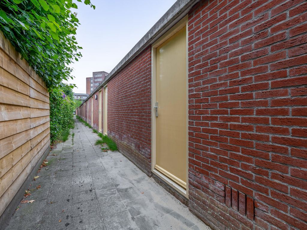 Van Ommerenhaven 6, Barendrecht