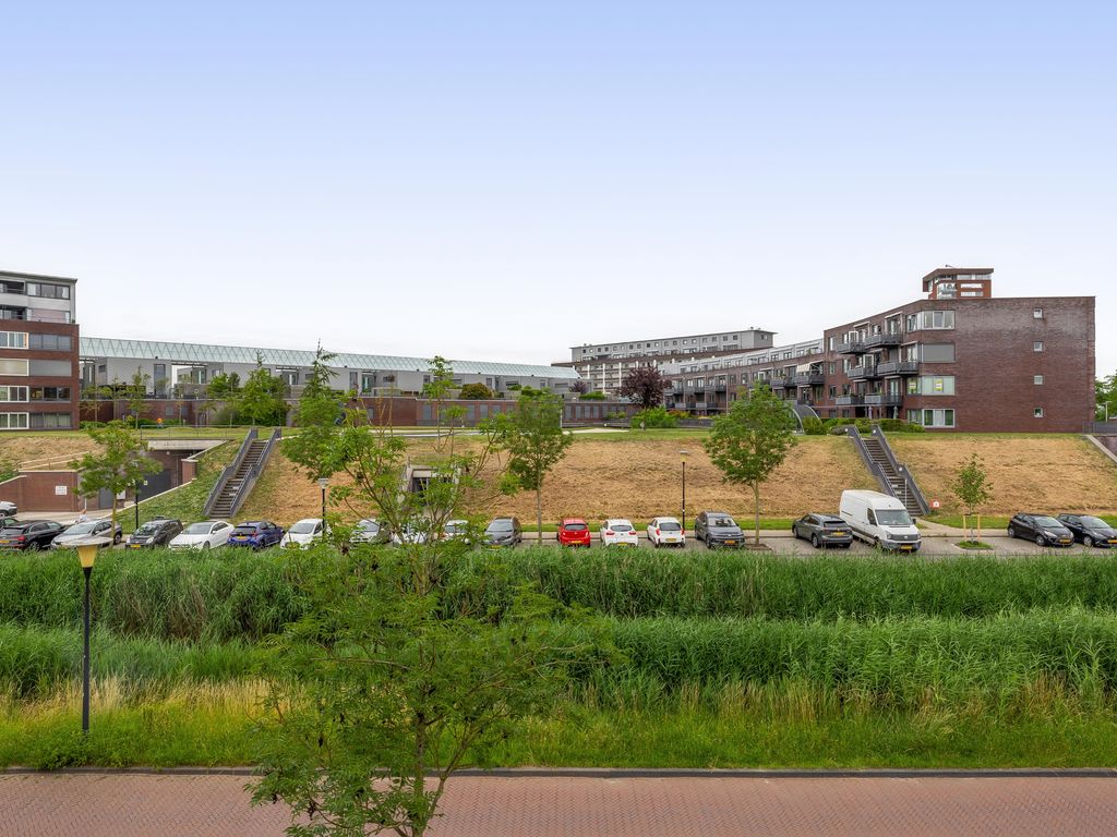 Van Ommerenhaven 6, Barendrecht