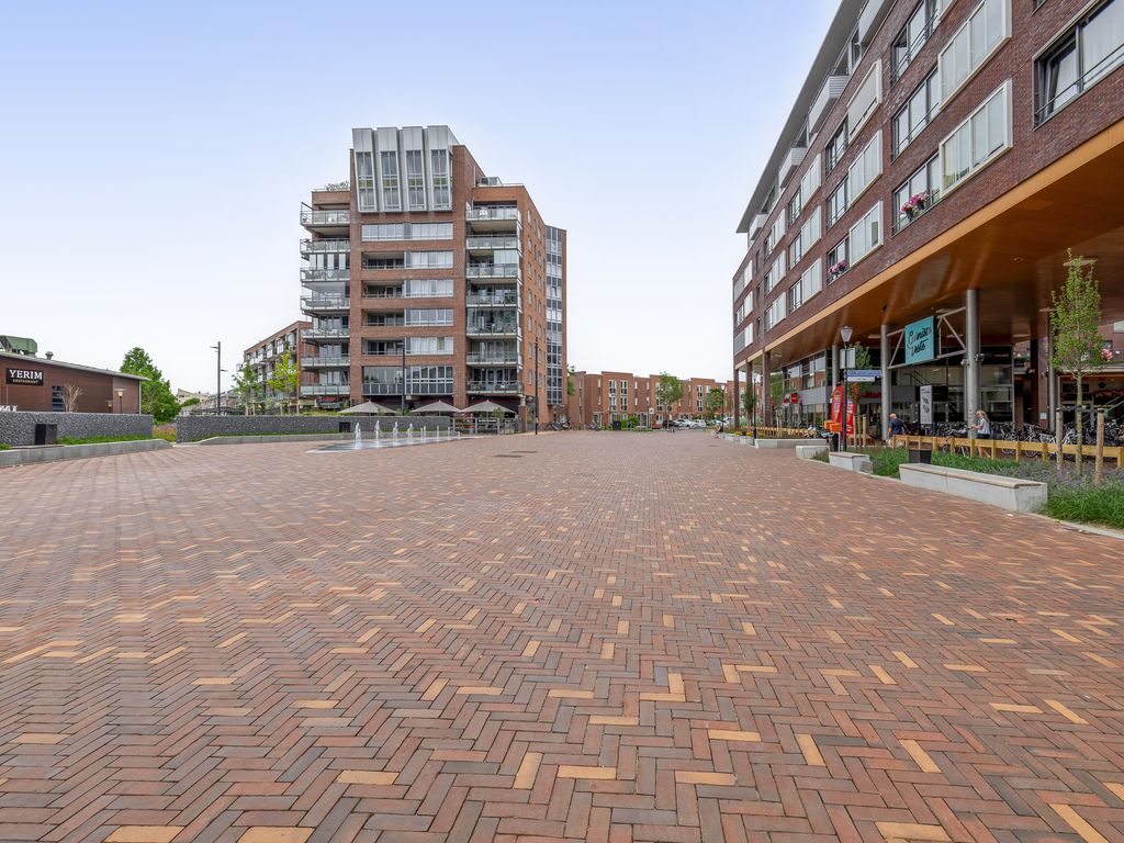 Van Ommerenhaven 6, Barendrecht
