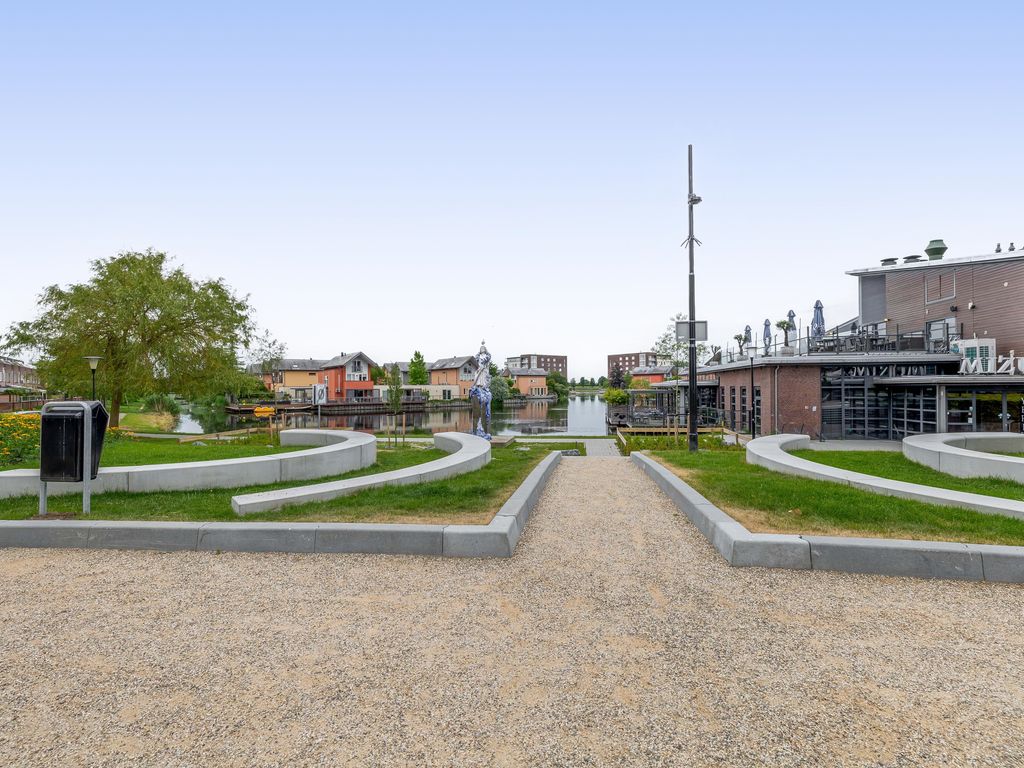 Van Ommerenhaven 6, Barendrecht