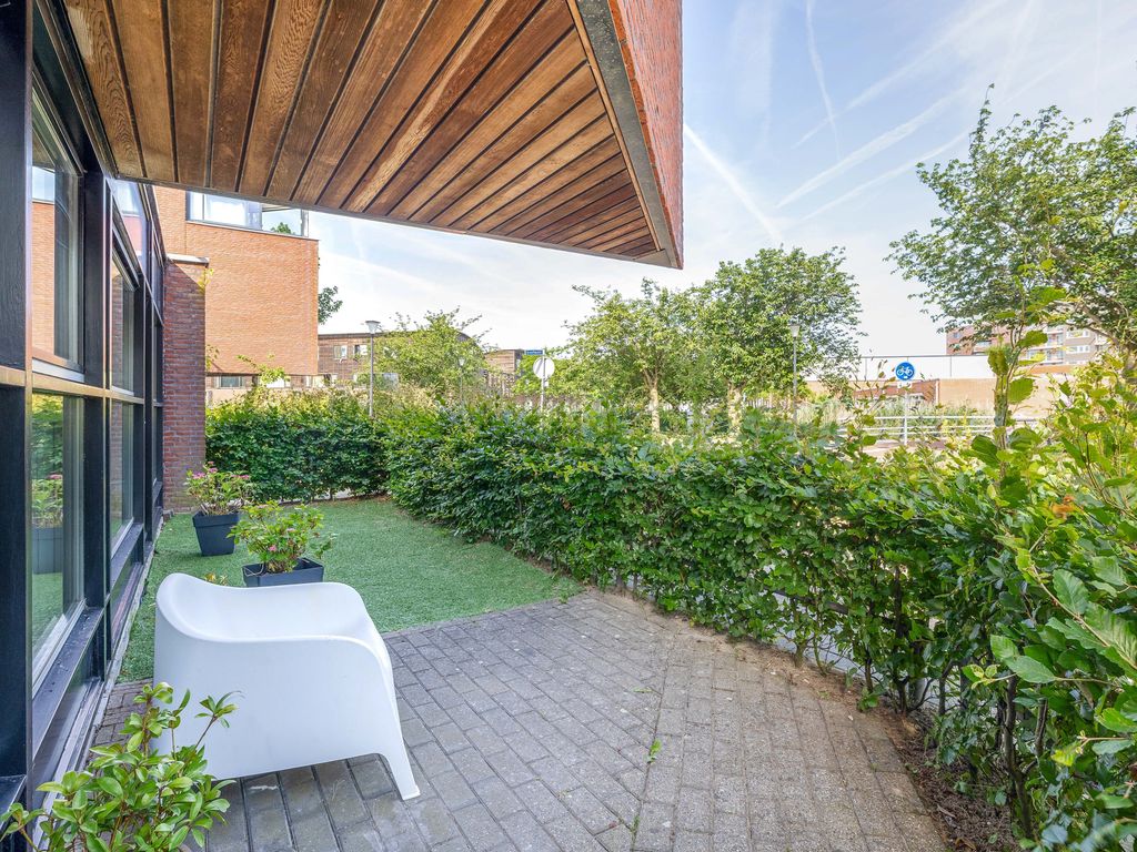 Zalmwater 23, Barendrecht