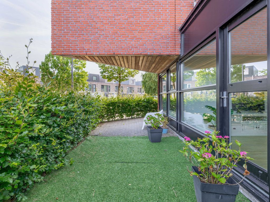 Zalmwater 23, Barendrecht