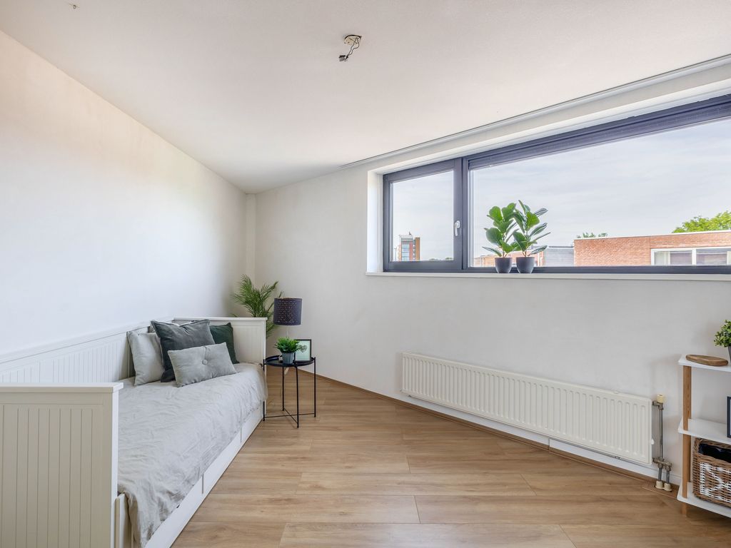 Zalmwater 23, Barendrecht