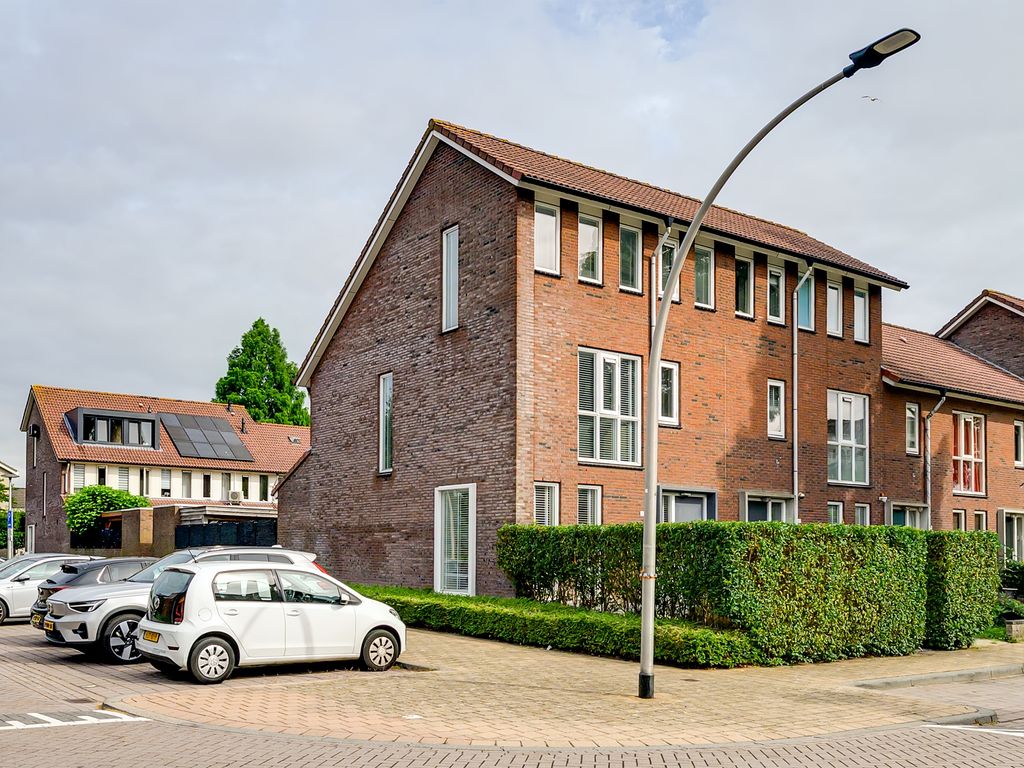Bramengaarde 184, Hendrik-Ido-Ambacht