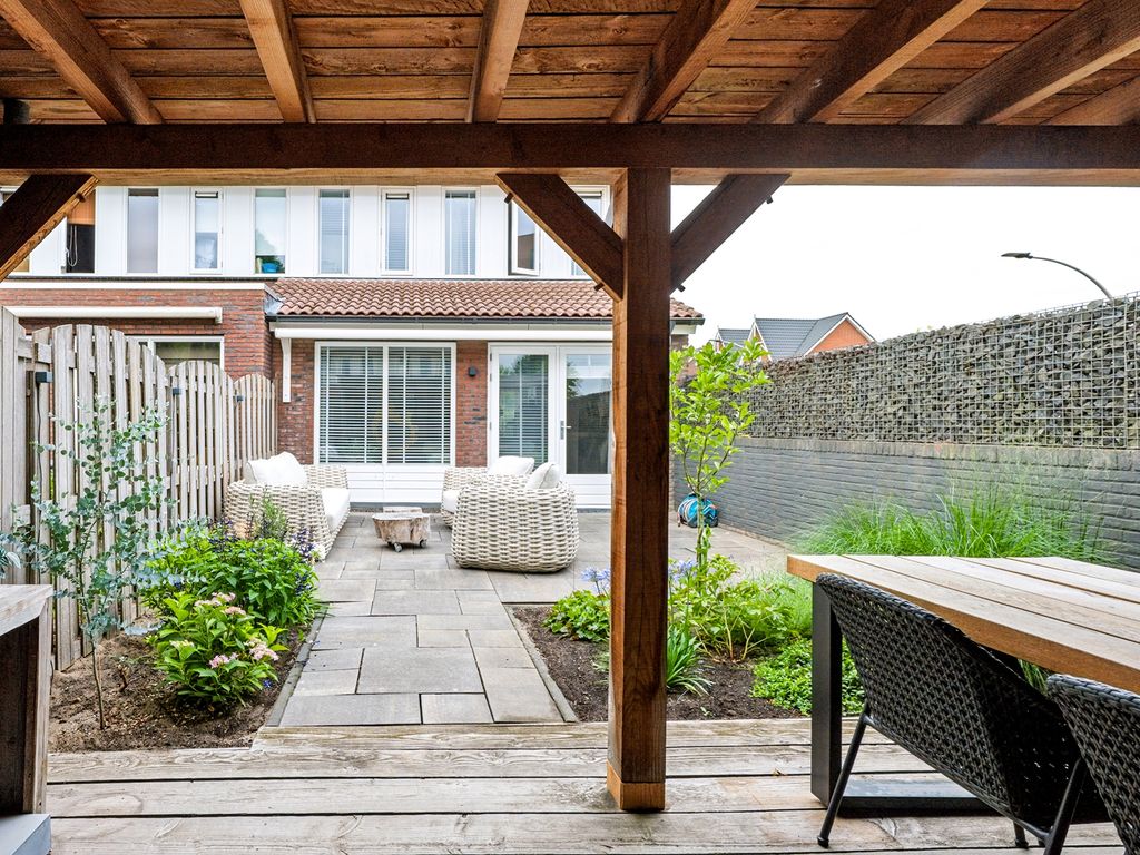 Bramengaarde 184, Hendrik-Ido-Ambacht