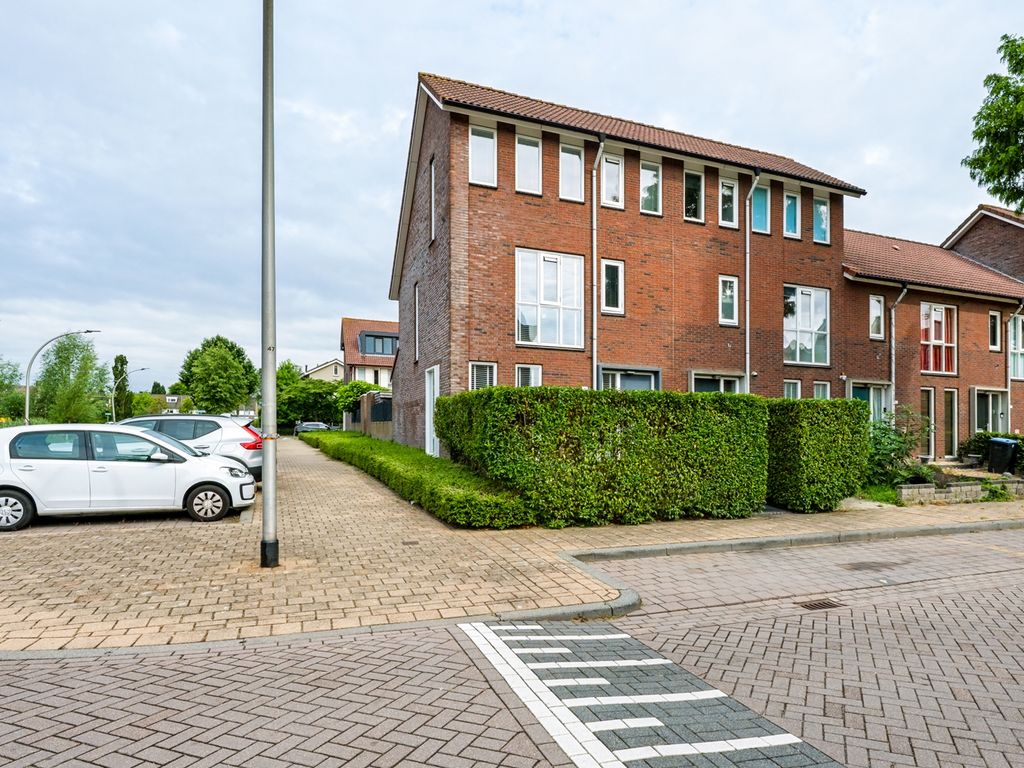 Bramengaarde 184, Hendrik-Ido-Ambacht