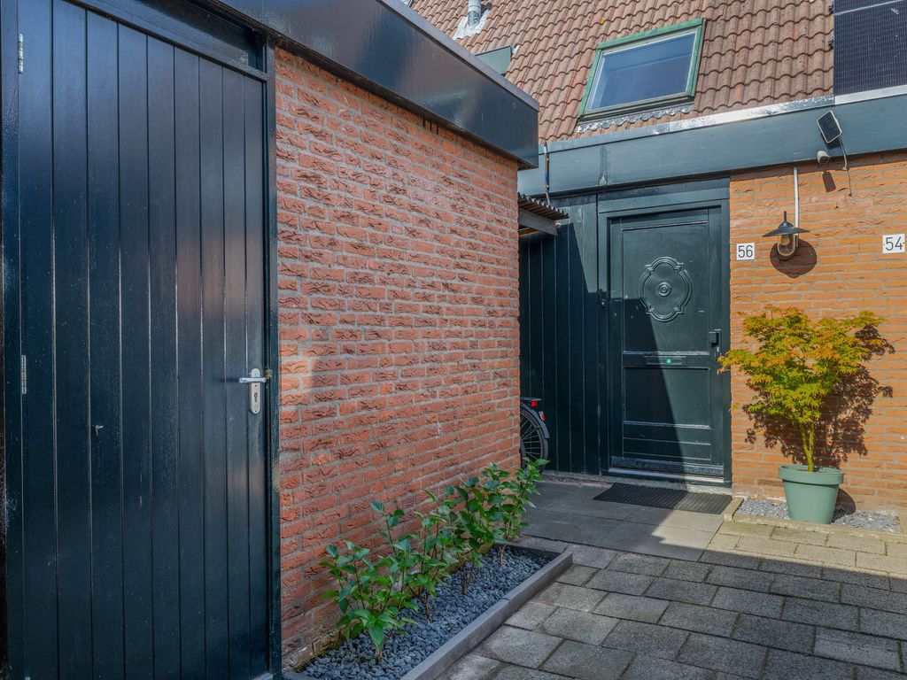 Zwaluw 56, Hoogvliet Rotterdam