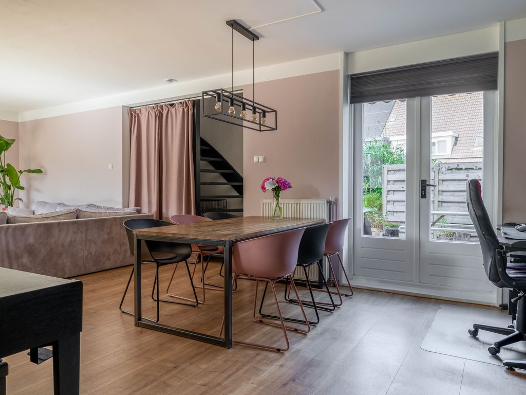 Zwaluw 56, Hoogvliet Rotterdam