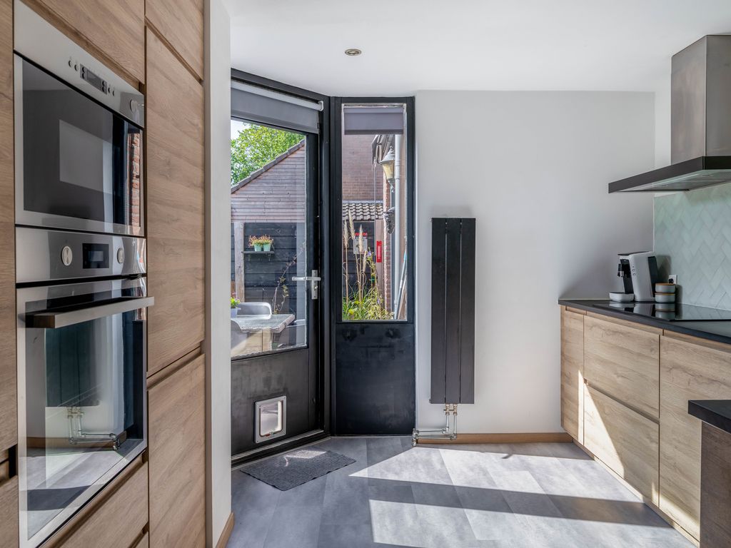 Zwaluw 56, Hoogvliet Rotterdam