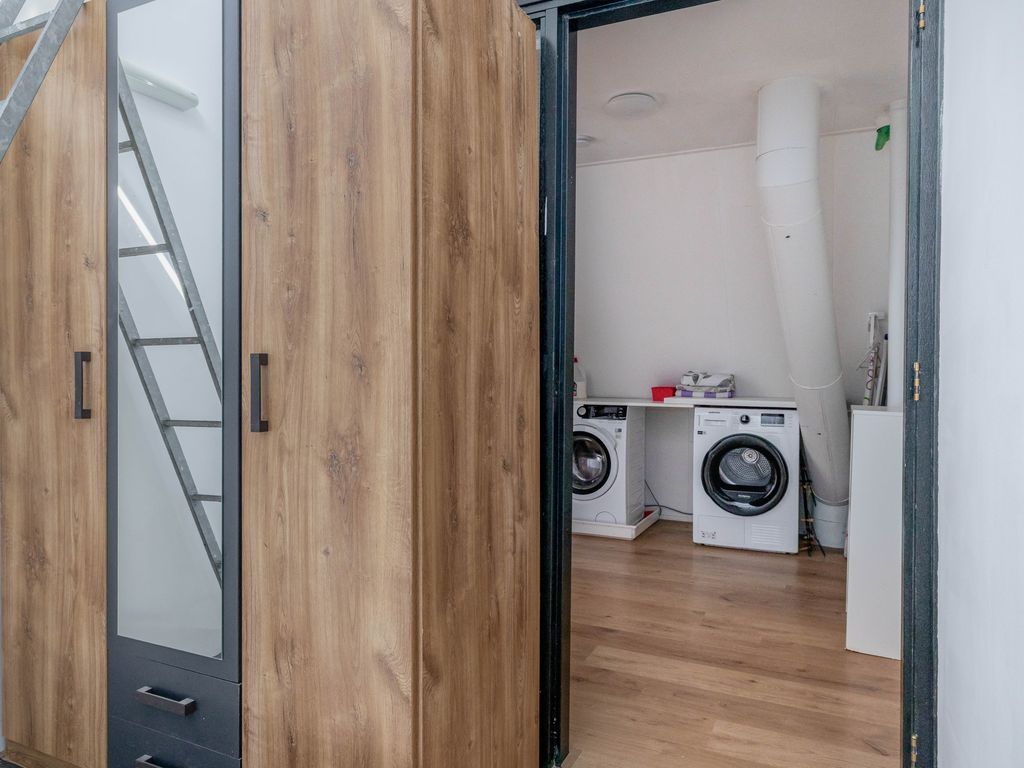 Zwaluw 56, Hoogvliet Rotterdam