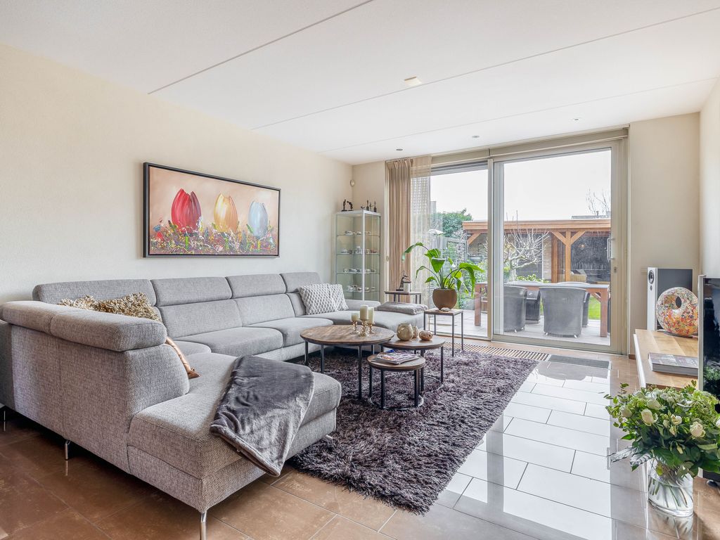 Vrijenburglaan 76, Barendrecht