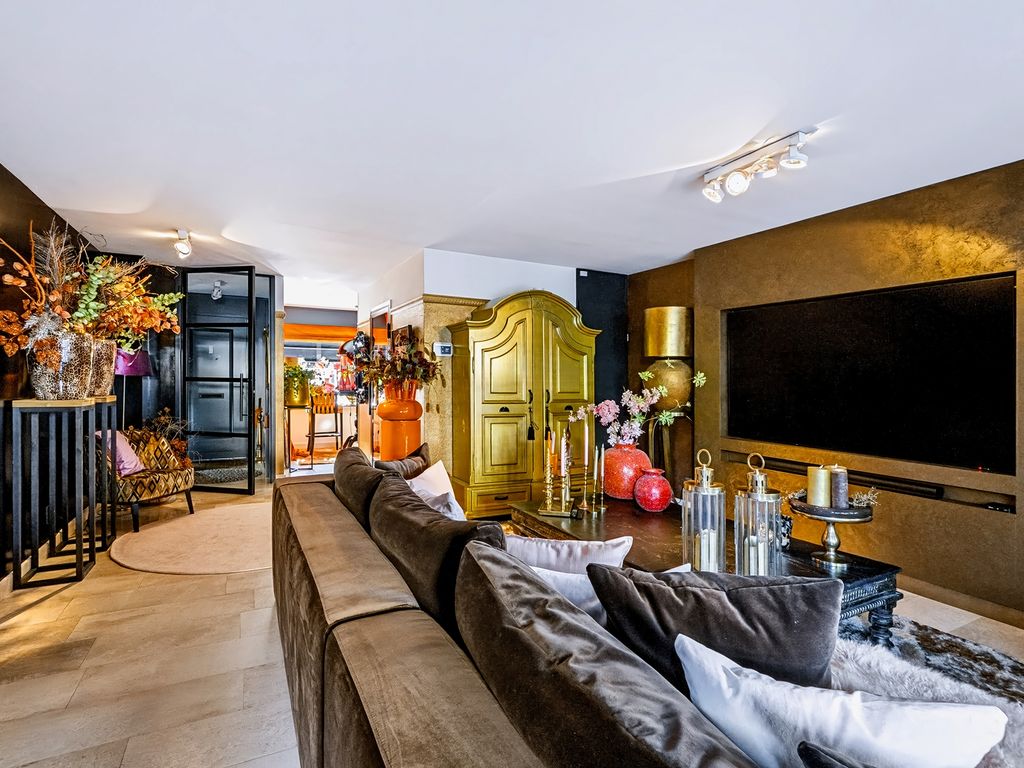 Van Eesterenveld 3, Barendrecht
