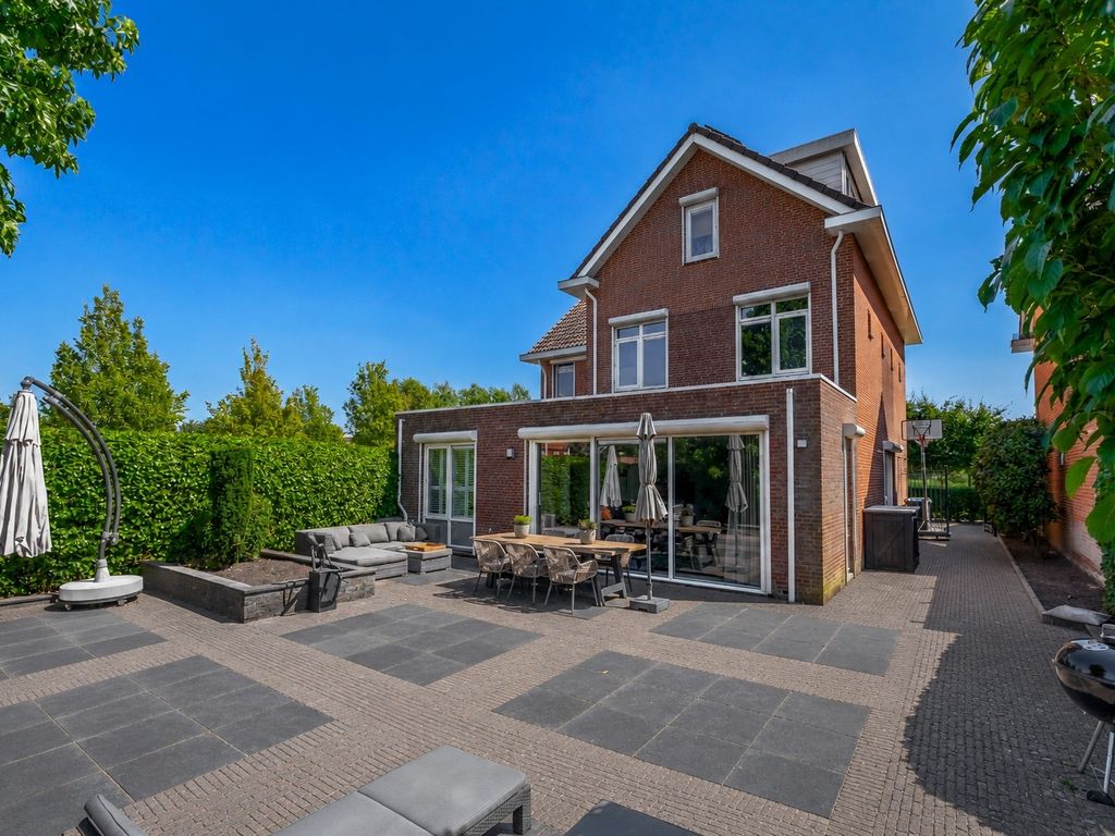 Binnengracht 8, Rhoon