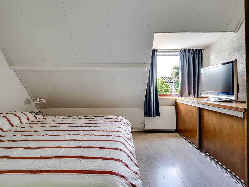 Parallelstraat 32, Rhoon