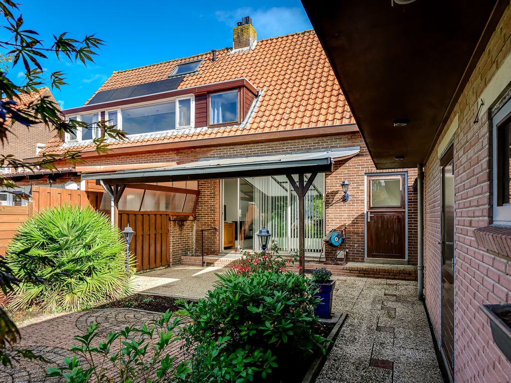 Parallelstraat 32, Rhoon