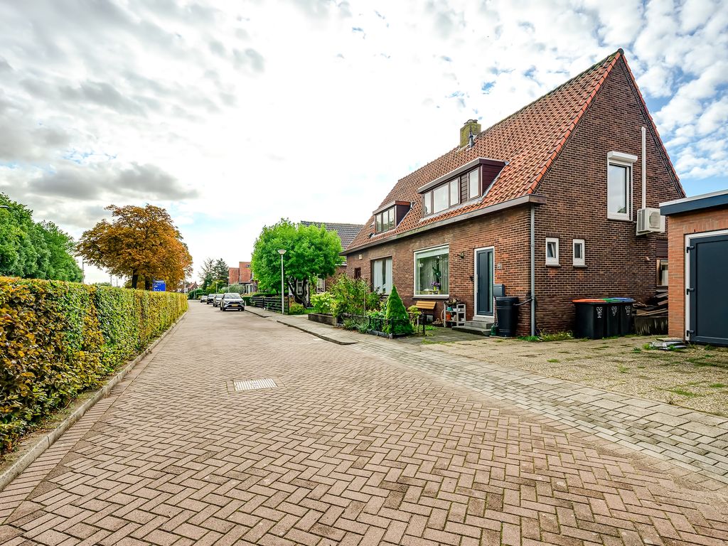 Parallelstraat 32, Rhoon