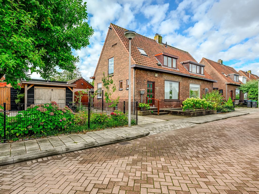 Parallelstraat 32, Rhoon