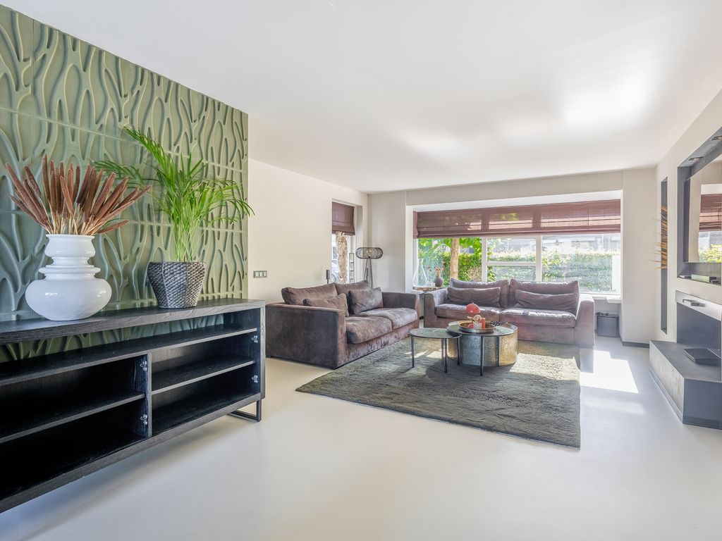 Bouwlust 125, Rhoon