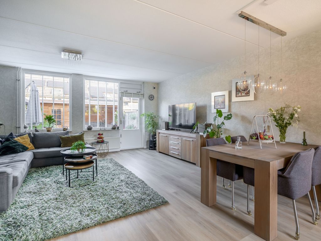 Van Leidenvliet 22, Barendrecht
