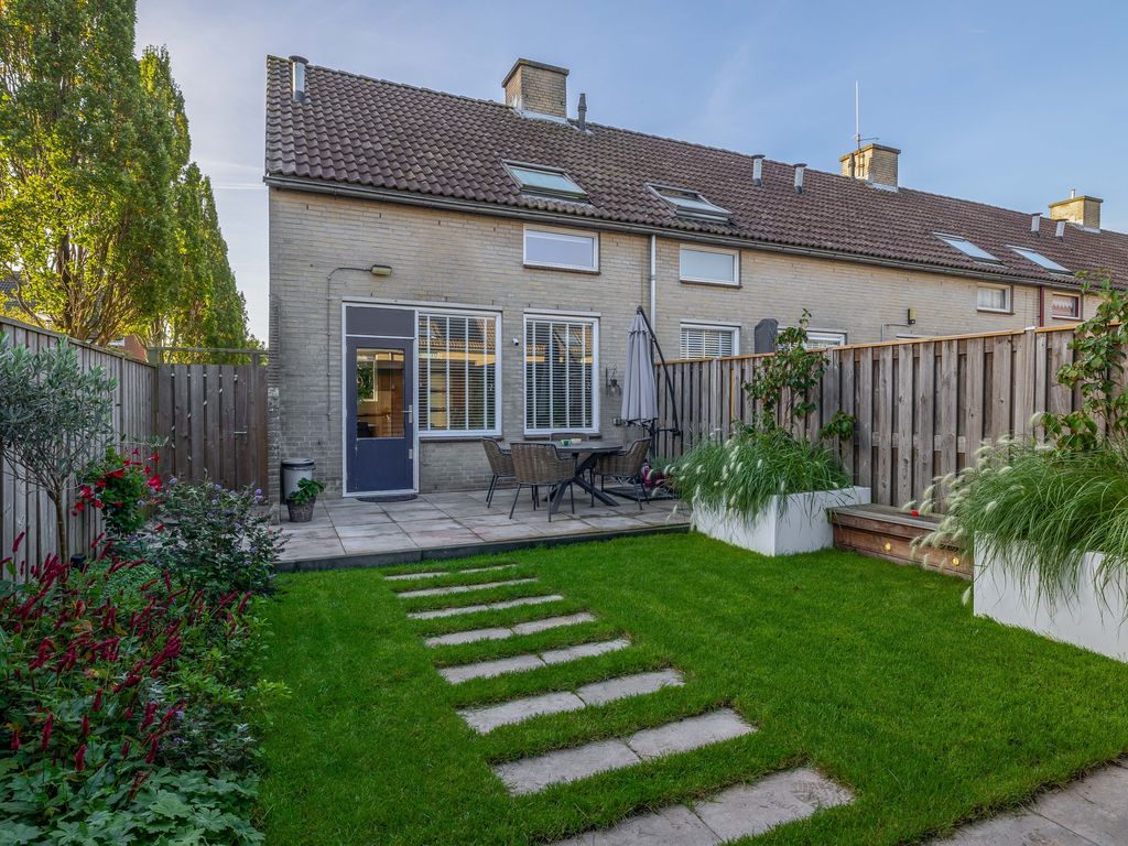 Van Leidenvliet 22, Barendrecht