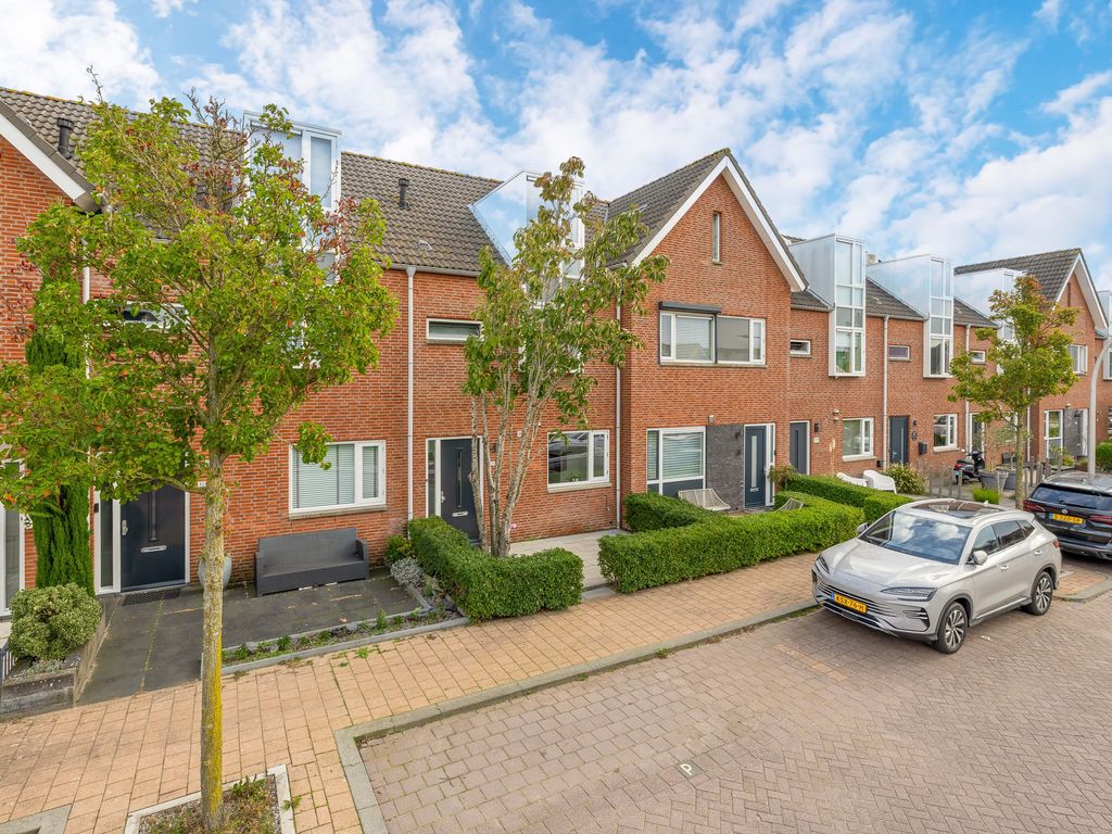 Moerasvaren 28, Hendrik-Ido-Ambacht