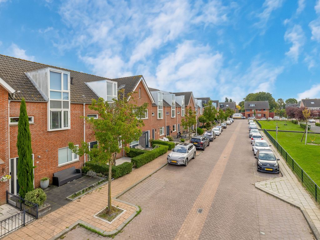 Moerasvaren 28, Hendrik-Ido-Ambacht